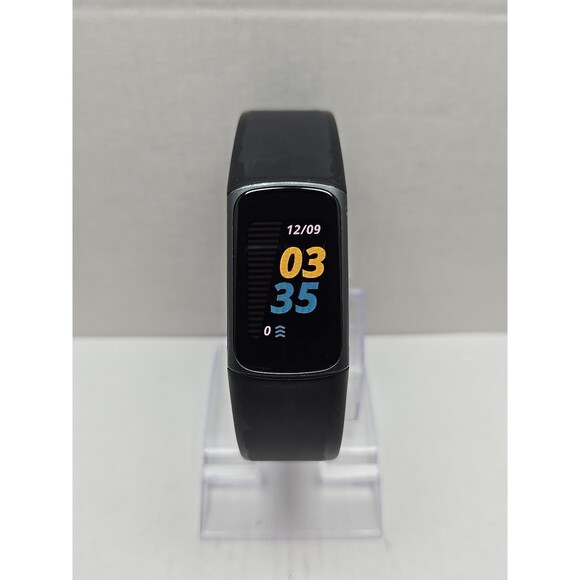 Fitbit Charge 5 Fitness Tracker GPS SpO2 Sleep Monitor Activity W/ Charger Watch - Picture 1 of 14
